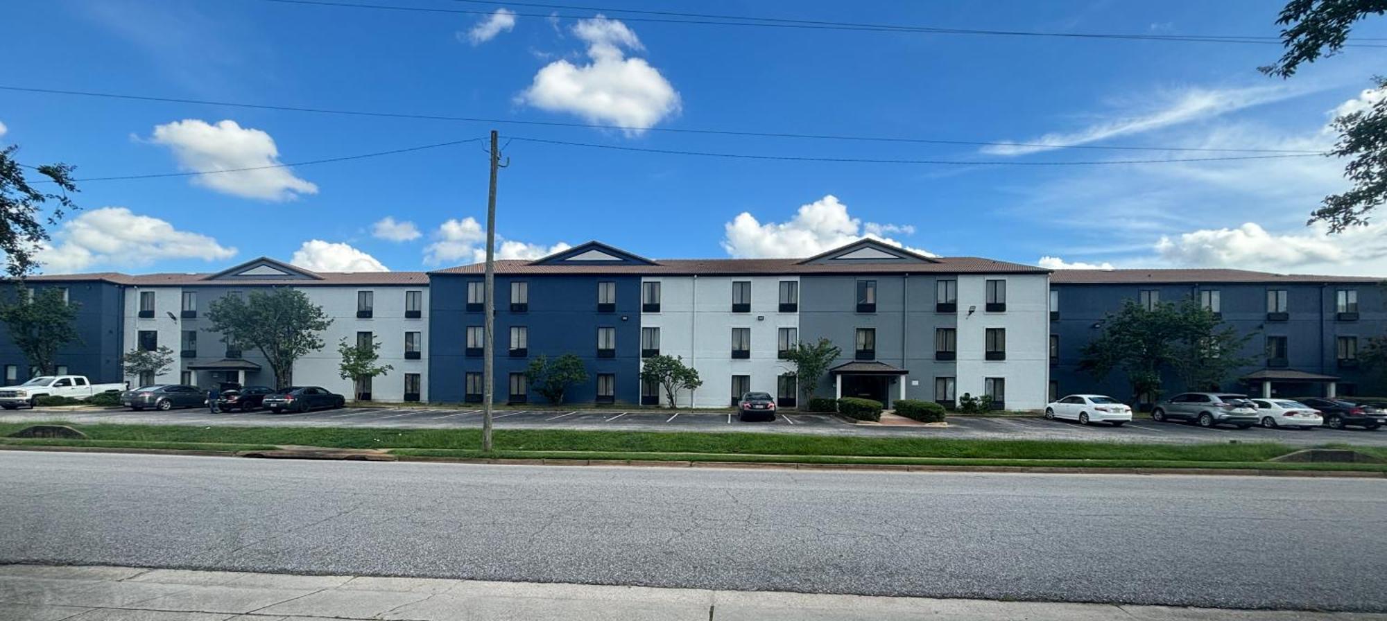 Quality Inn & Suites At Airport Blvd I-65 Mobile Exterior photo
