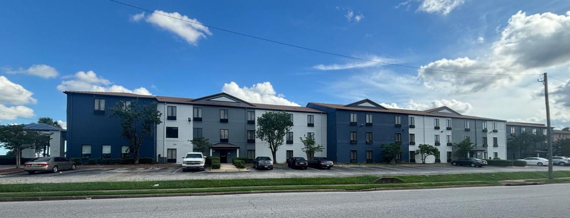 Quality Inn & Suites At Airport Blvd I-65 Mobile Exterior photo